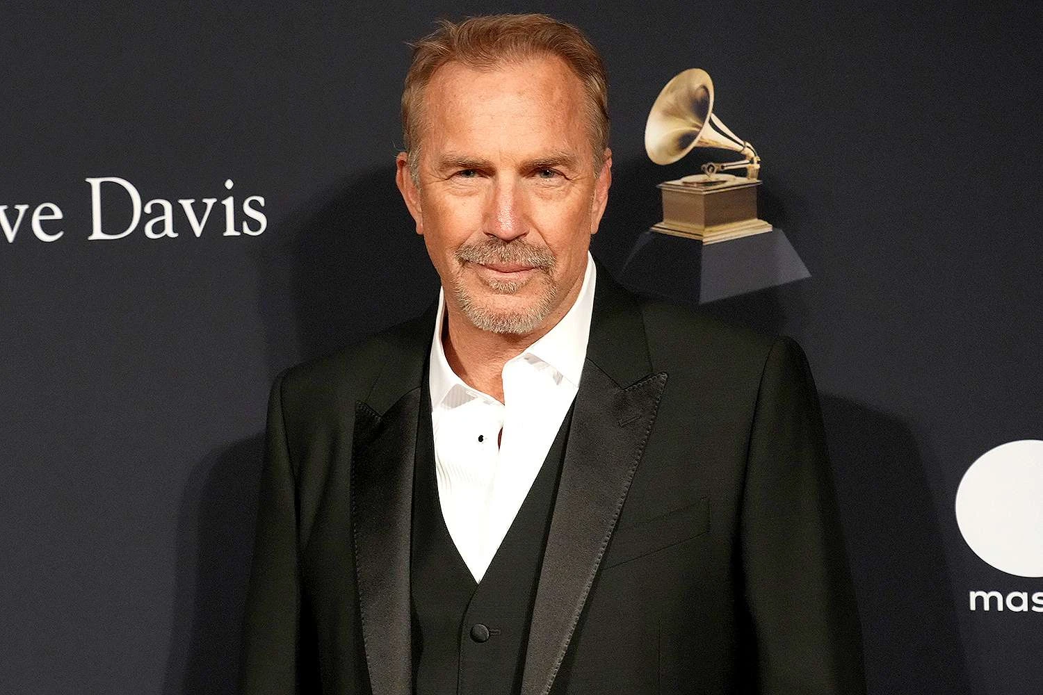 How Kevin Costner's 'Waterworld' Became a Record-Breaking Budget Bomb: A Hollywood Tale