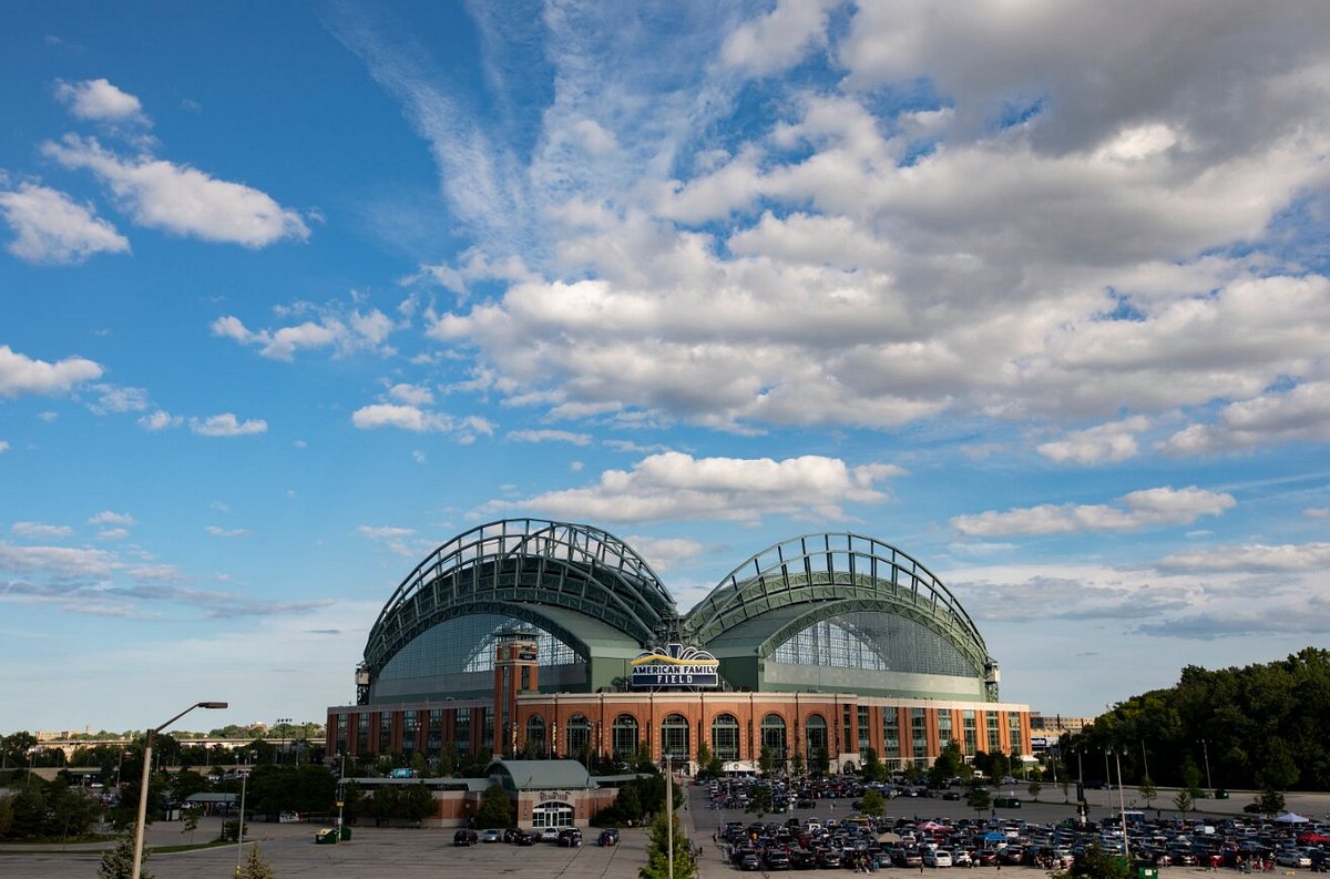 Top 50+ Tourist Attractions in Milwaukee-----