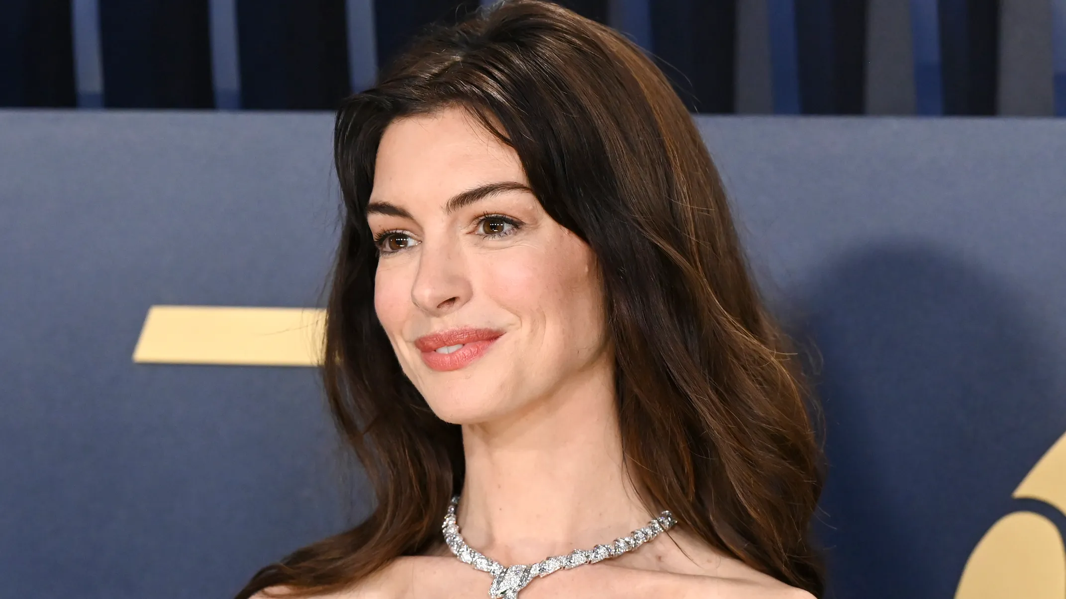 Anne Hathaway Opens Up About Her Tough Time Hosting Oscars with Hugh Jackman's Encouragement