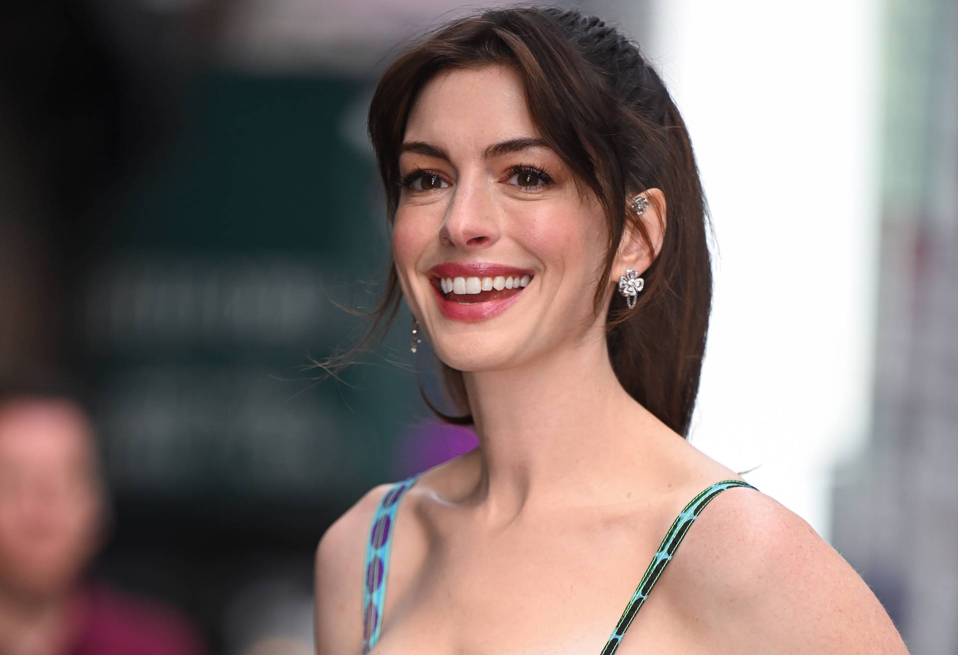 Anne Hathaway Opens Up About Her Tough Time Hosting Oscars with Hugh Jackman's Encouragement