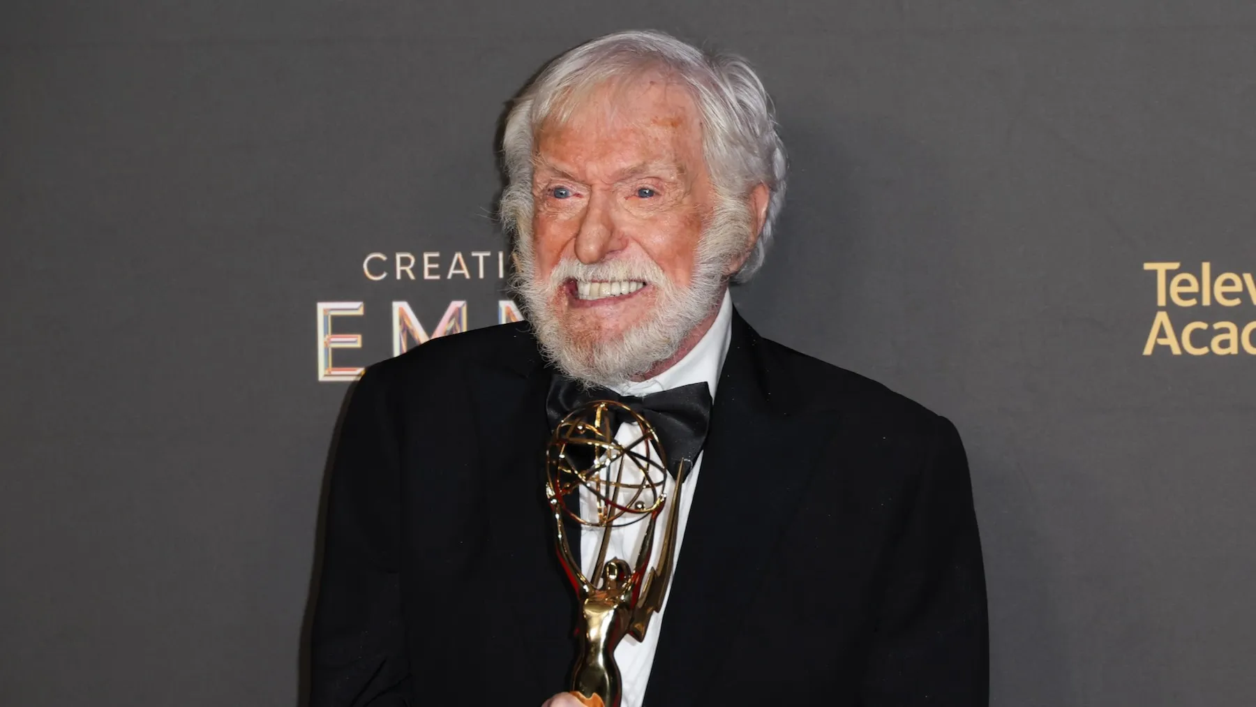 At 98, Dick Van Dyke Wins Emmy with Young Wife by His Side: A Love Story That Captures Hearts