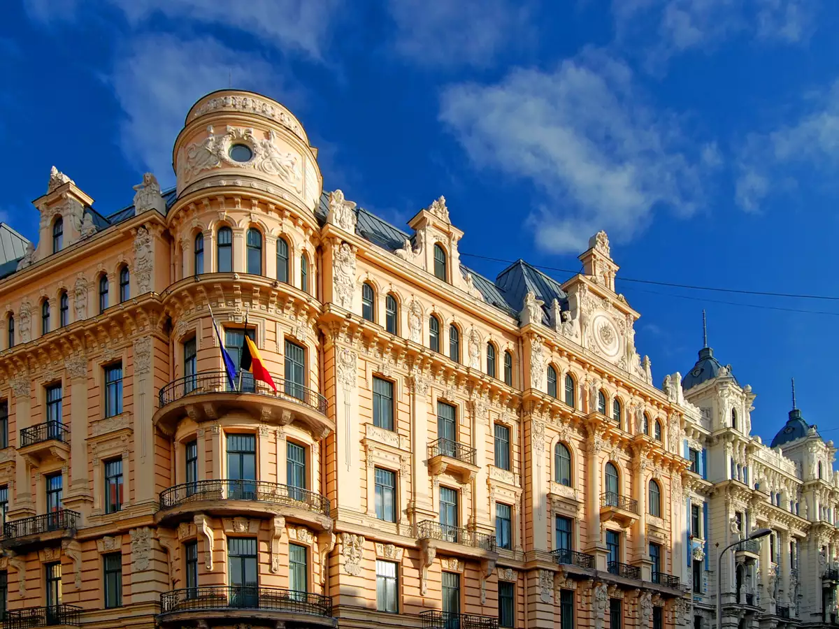 Essential Things to Do in Paris A Tourist Guide---------------