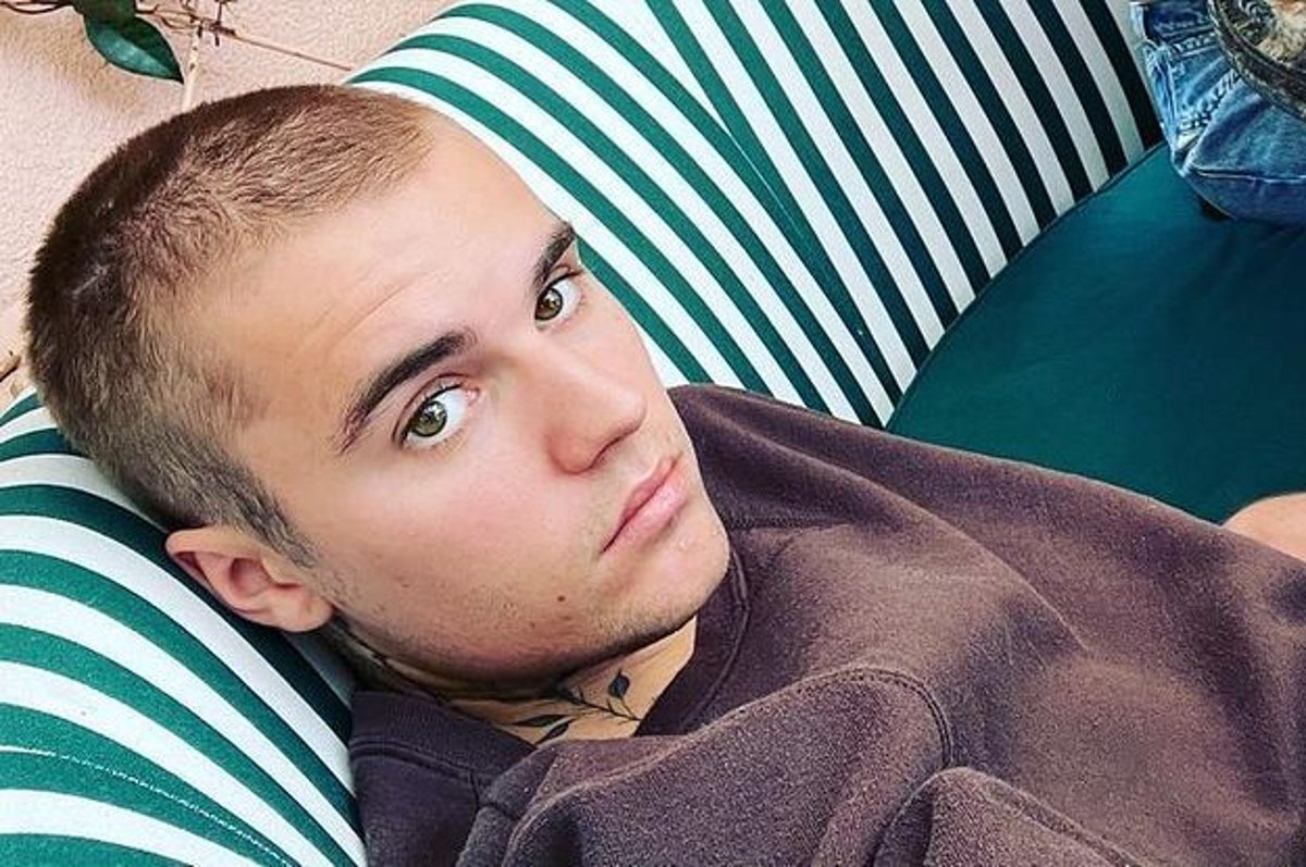 60 Justin Bieber Hairstyles Through the Years----------