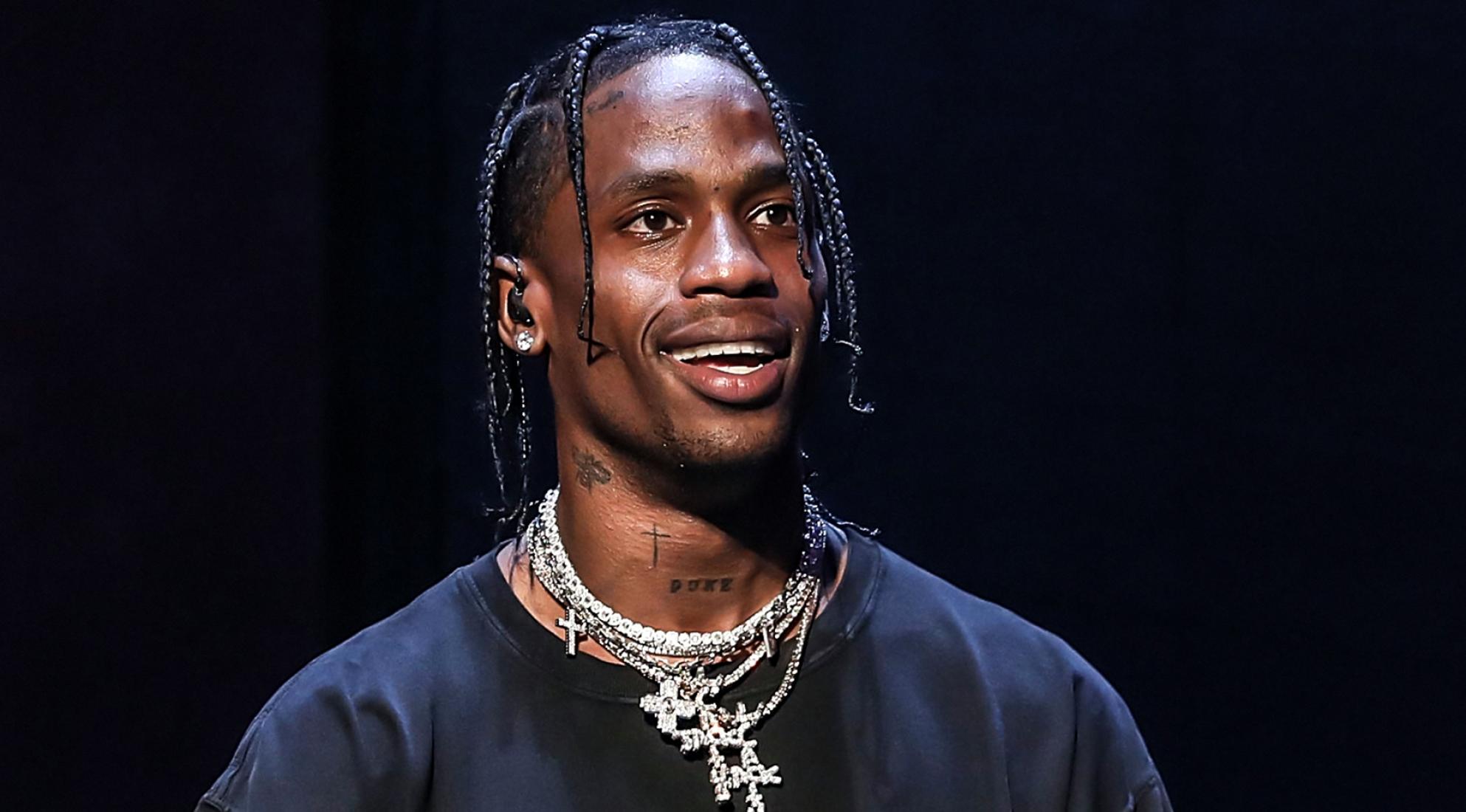 75+ Travis Scott Stage Outfits for Fashion Inspiration-------