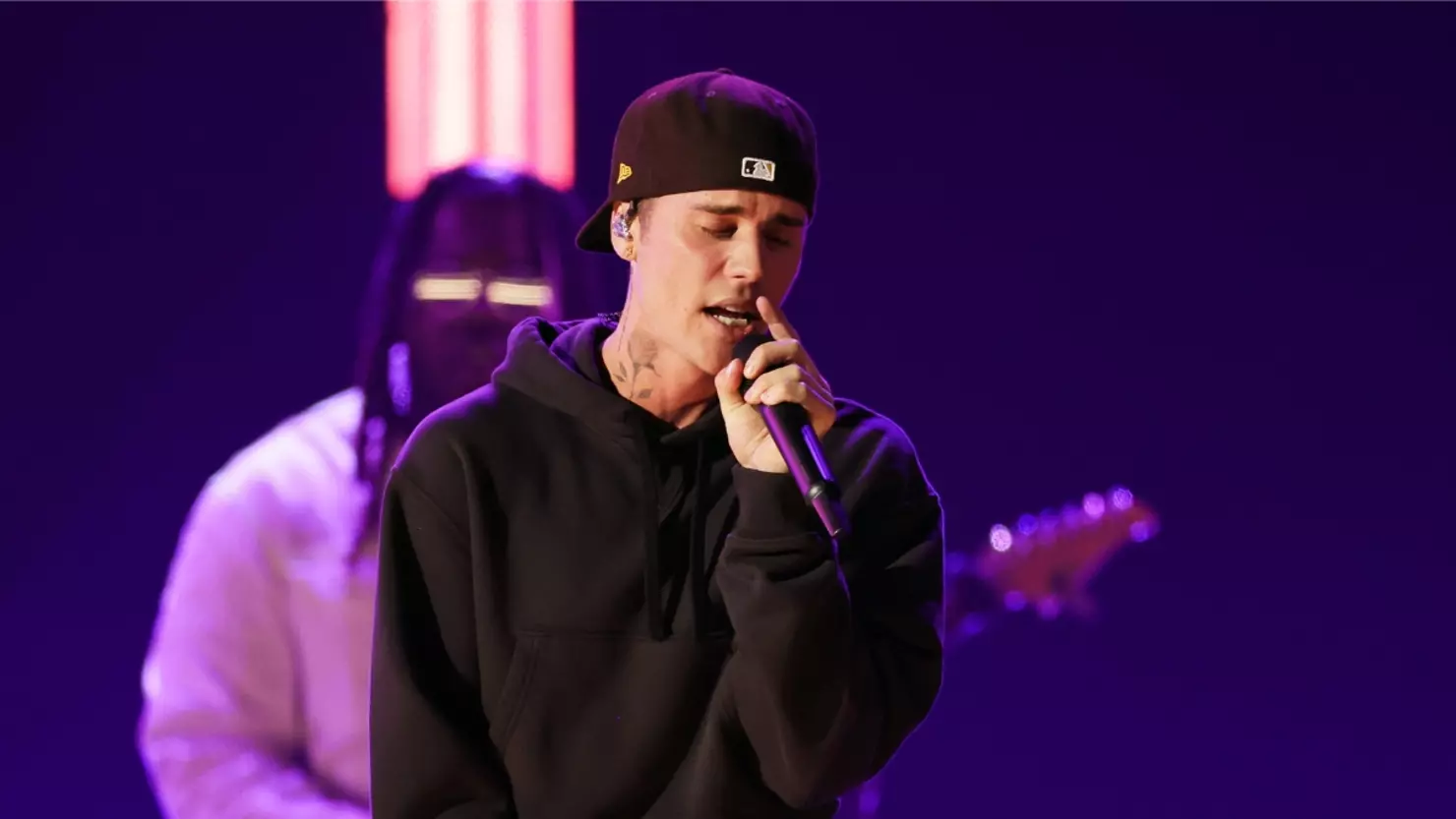 Justin Bieber's Best Award Show Performances-