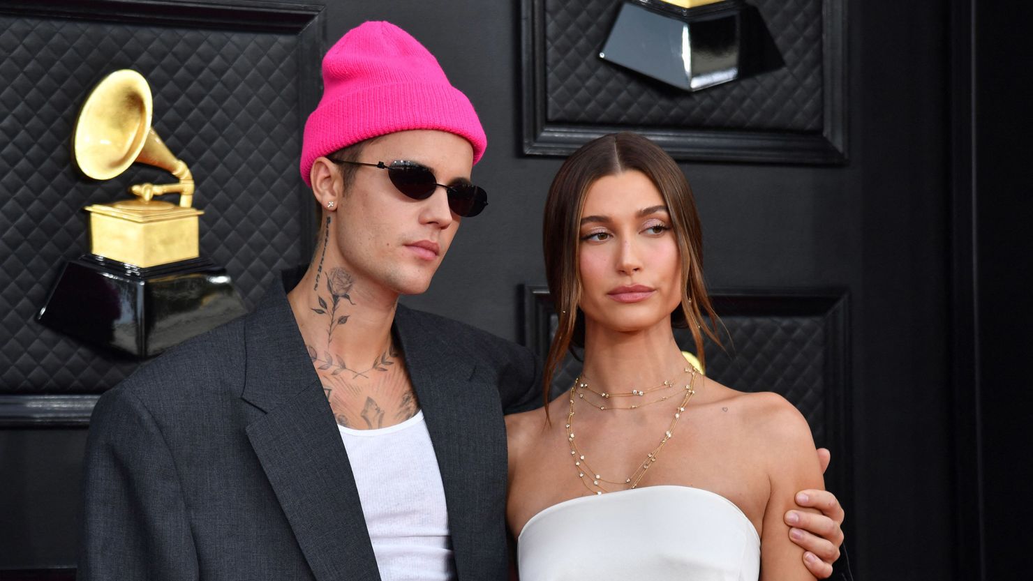 Justin Bieber’s Instagram Live Leaves Fans Stunned After Hearing Fan Who Sounds Just Like Selena Gomez