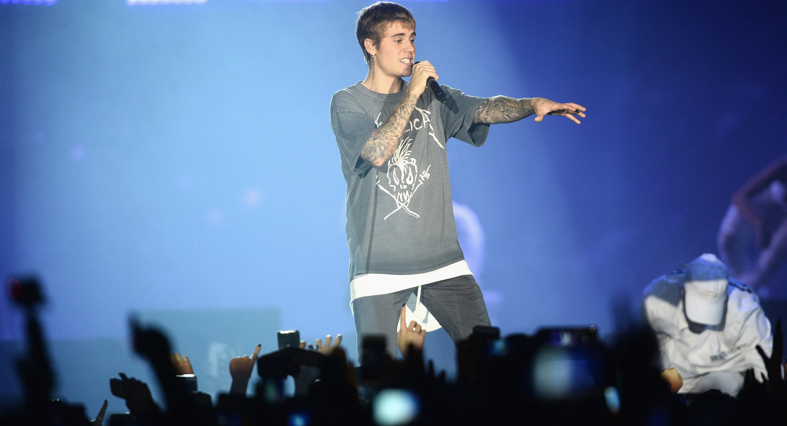 Justin Bieber's Most Memorable Fan Interactions-