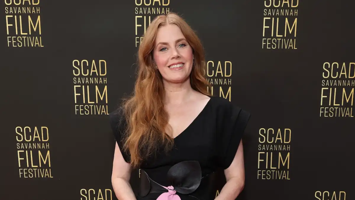 Amy Adams’ Oscar Snub for Arrival Resurfaces as Fans Rally Behind Her Unforgettable Performance