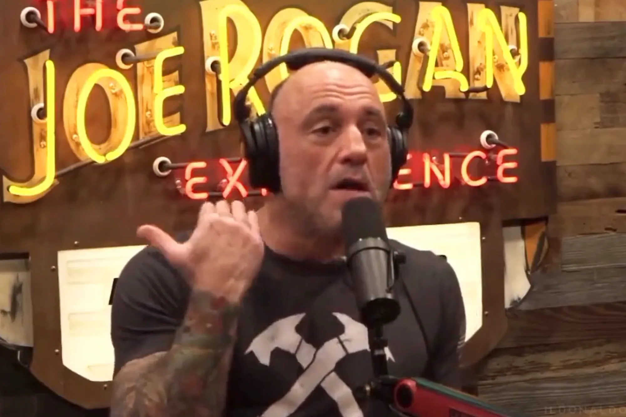 Joe Rogan and Theo Von’s Candid Chat: What They Really Think About Kamala Harris, Donald Trump, and the 2024 Election Buzz