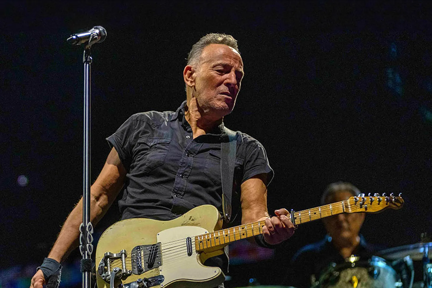 120+ Bruce Springsteen Lyrics for the American Spirit--