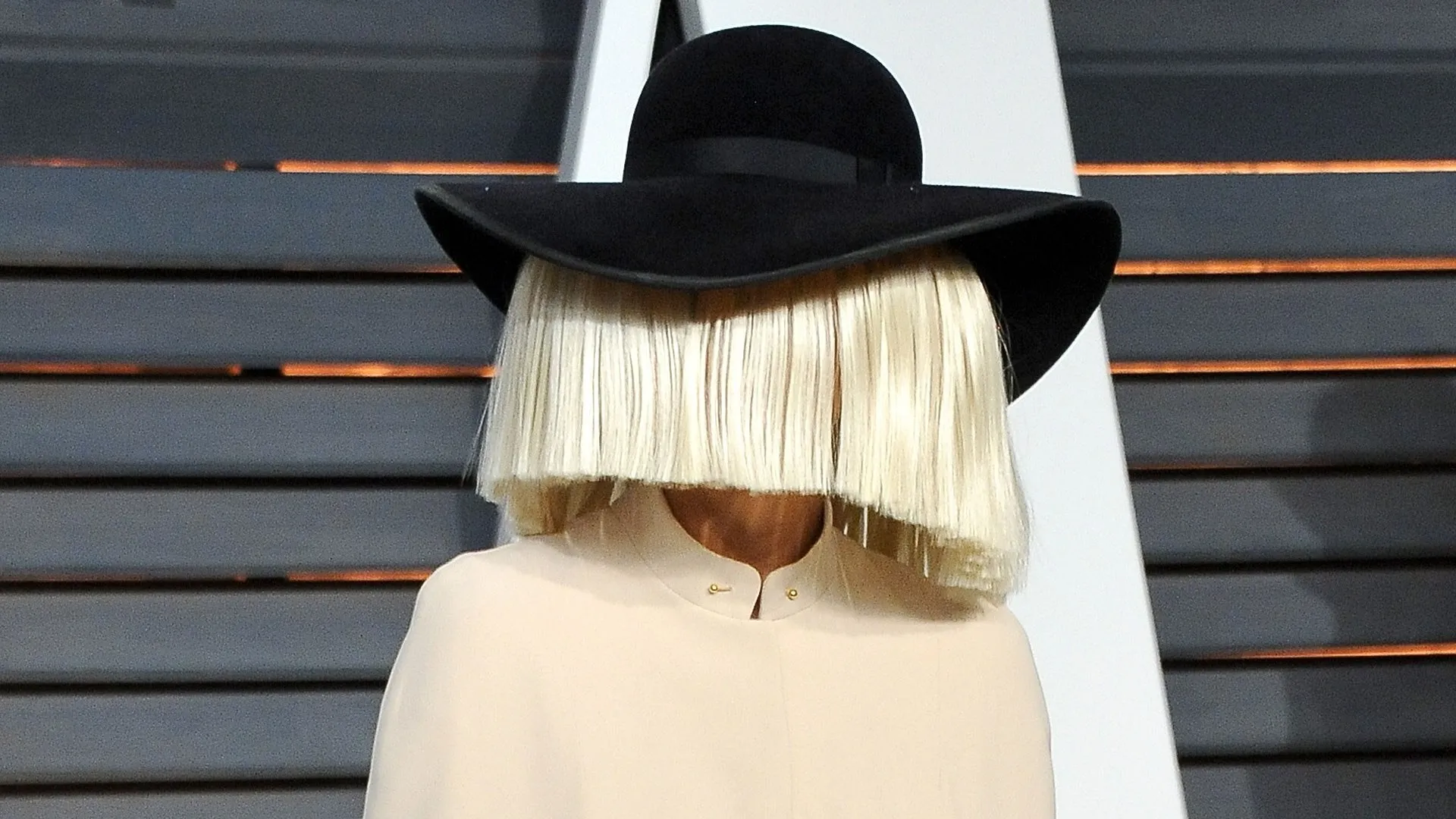 80+ Sia Lyrics for Captivating and Emotional Captions-------