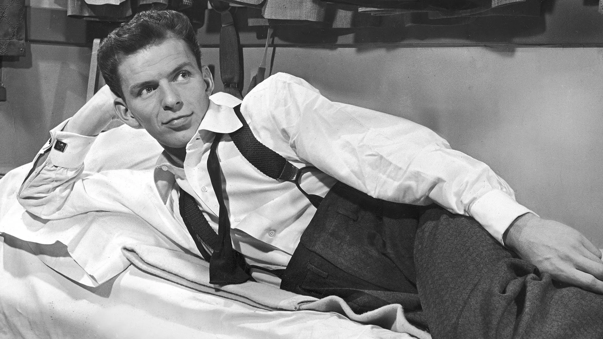 100+ Frank Sinatra Lyrics for Timeless Elegance------