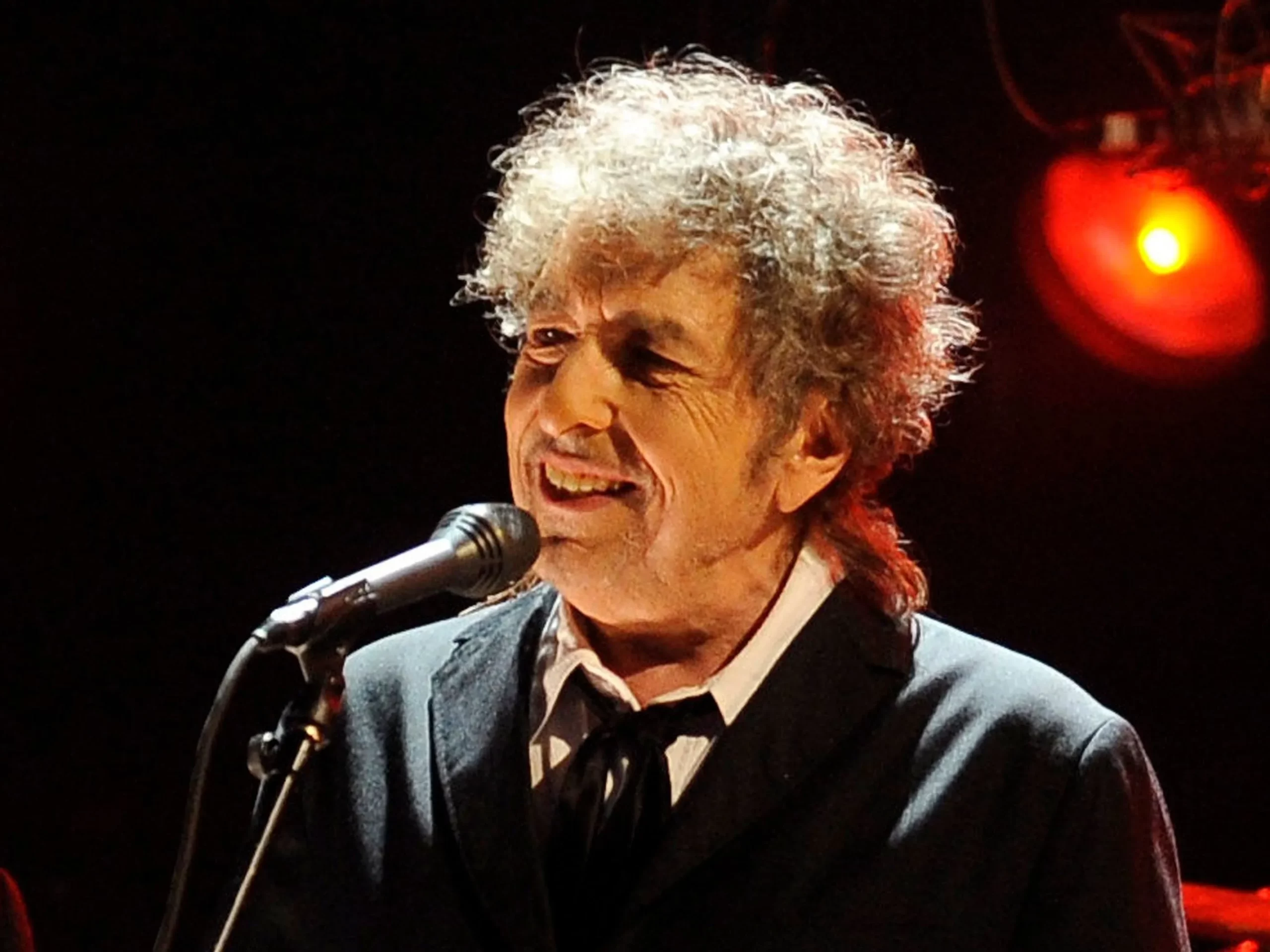 75+ Bob Dylan Lyrics for Thoughtful Captions----