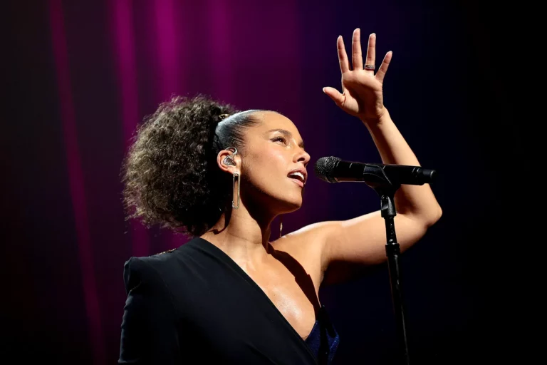 90+ Alicia Keys Lyrics That Celebrate Inner Strength