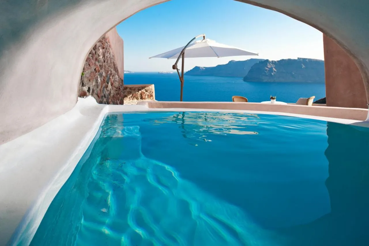 Best Things to Do in Santorini A Romantic Getaway------