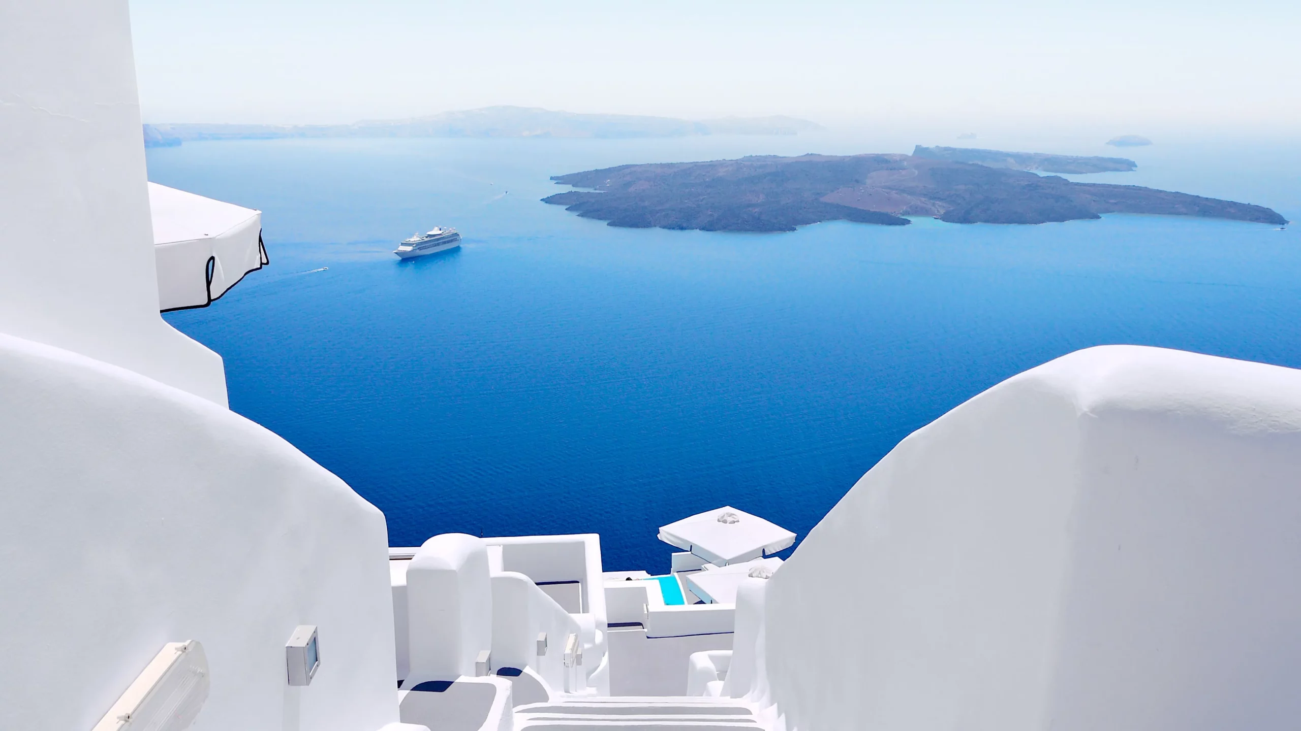 Best Things to Do in Santorini A Romantic Getaway---