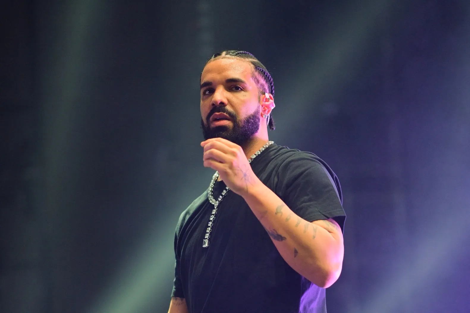 Drake Sues Music Giant to Shield Son from Rising Harassment: Inside the Star’s Emotional Legal Battle