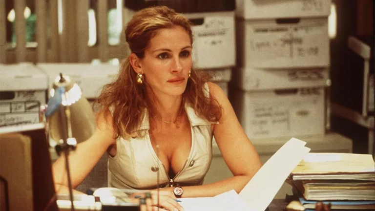 How Julia Roberts Defied Expectations and Triumphed in Erin Brockovich: A Look at Her Unlikely Casting and Oscar Win