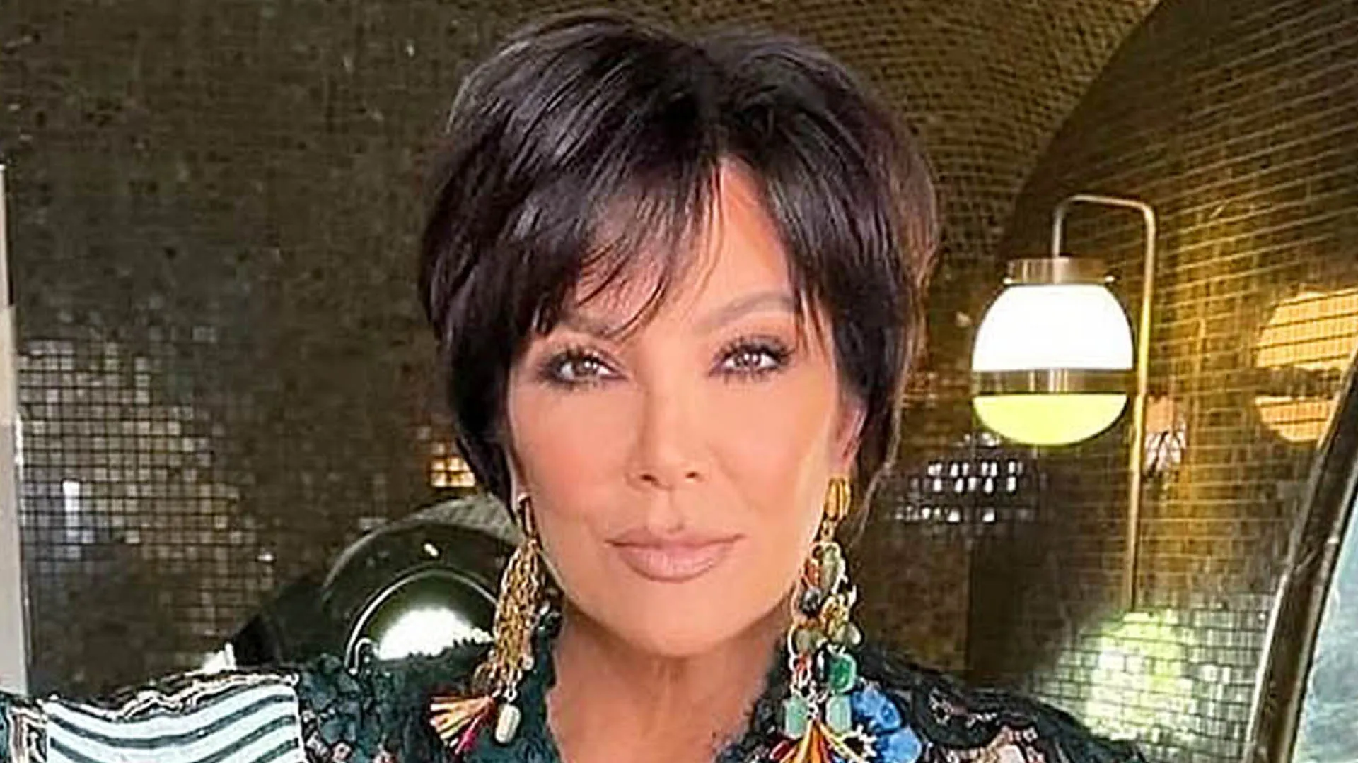 Kardashian Showdown: Kris Jenner Scrambles to Save Fading TV Show Amidst Family Business Boom