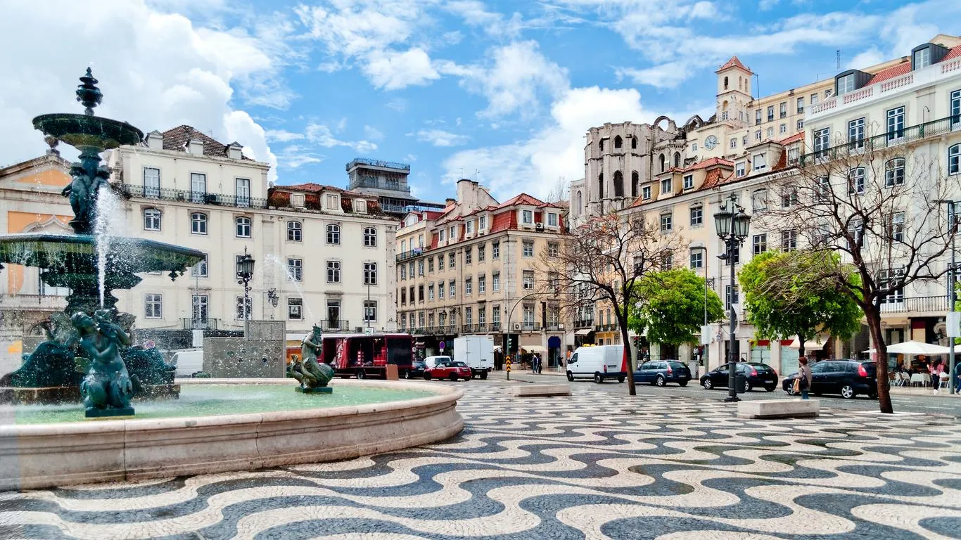 Top 50 Attractions in Lisbon for Art Lovers---------