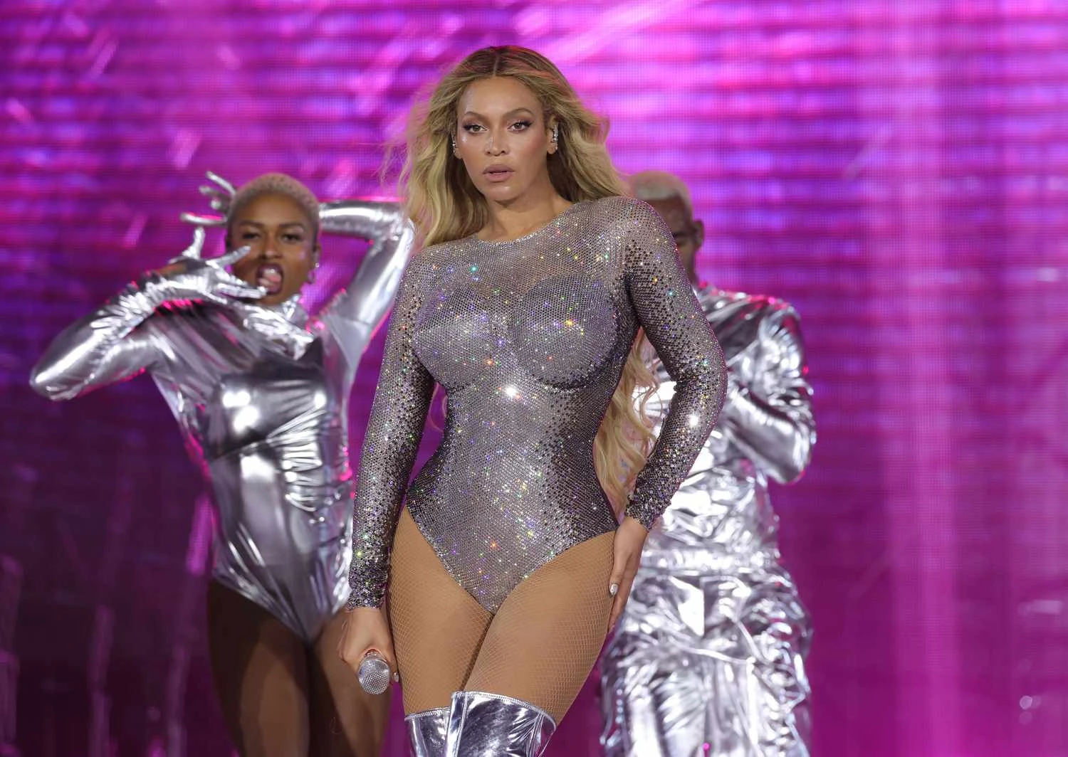 150+ Beyoncé Captions to Slay Your Social Media-----