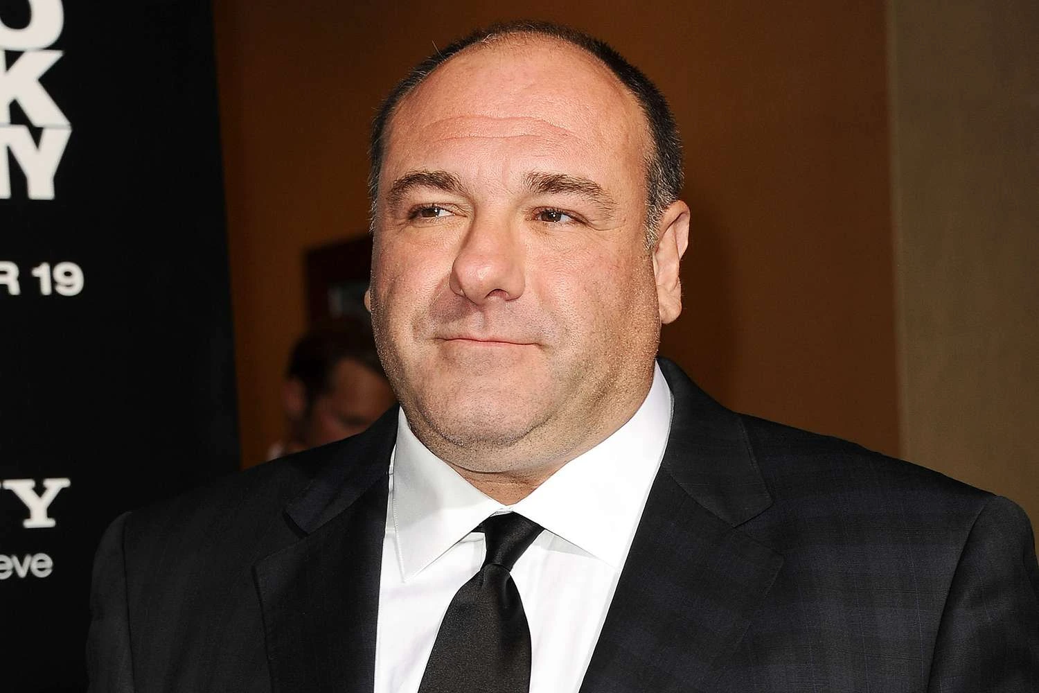 How James Gandolfinis Big Salary Fight Almost Ended The Sopranos and Cost HBO a Fortune----