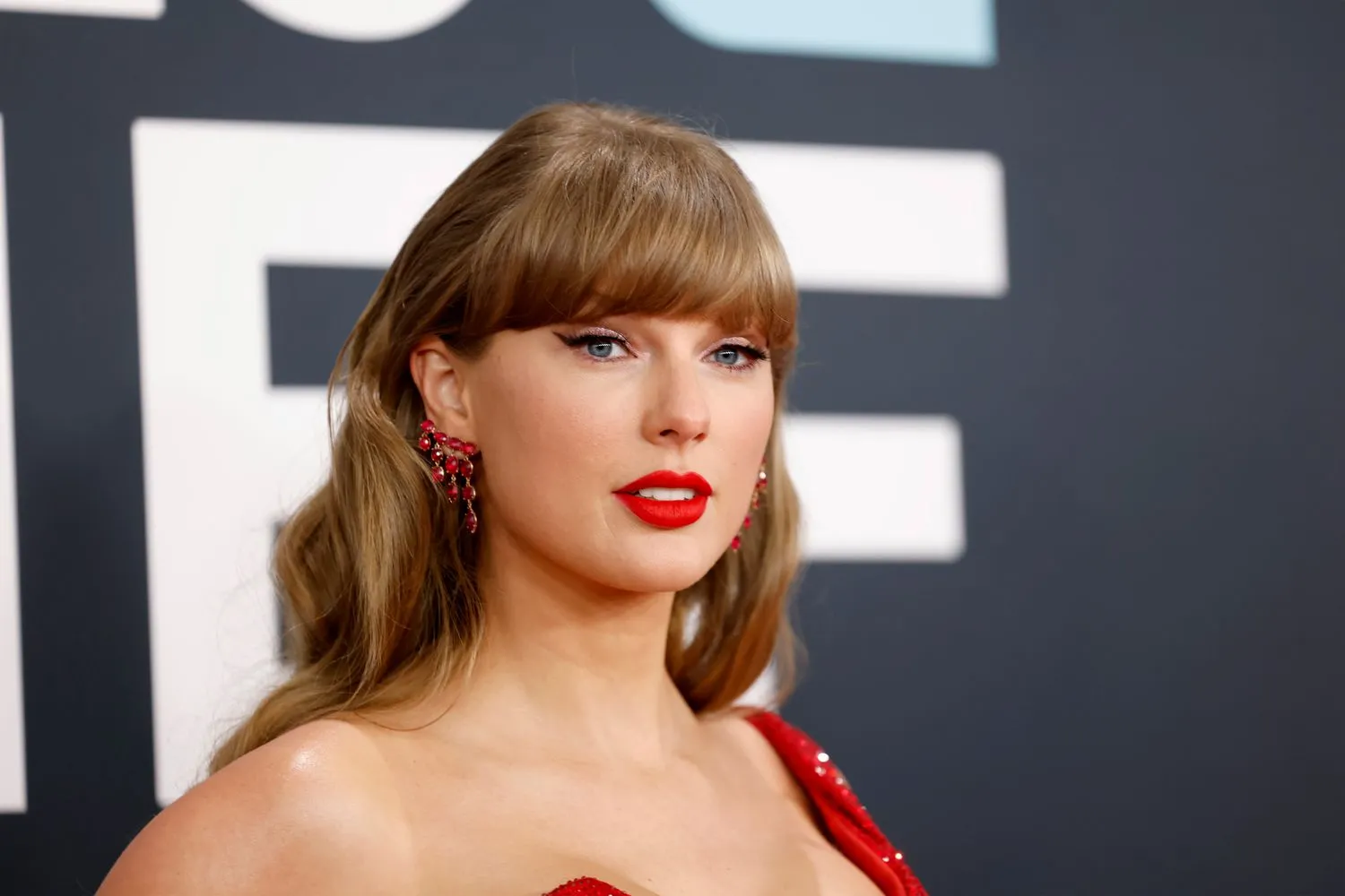 Taylor Swift Wows in Red at Grammys: Is It a Secret Nod to Travis Kelce?