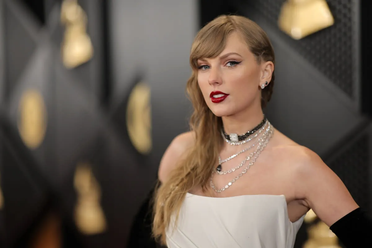 Taylor Swift Wows in Red at Grammys: Is It a Secret Nod to Travis Kelce?