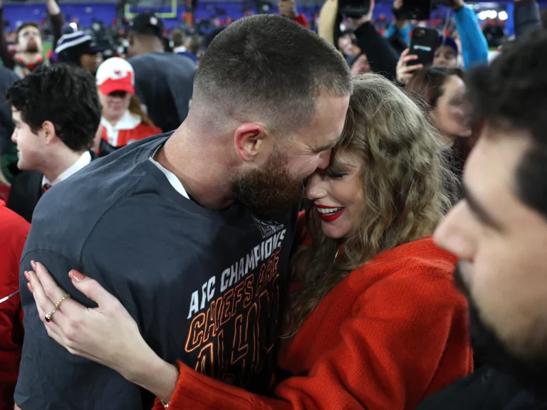 Why Didn't Travis Kelce Defend Taylor Swift at the Super Bowl? Fans React to Saquon Barkley's Support